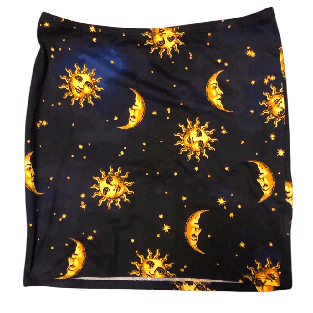 Womanʻs Bear Dance Sun and Moon print skirt